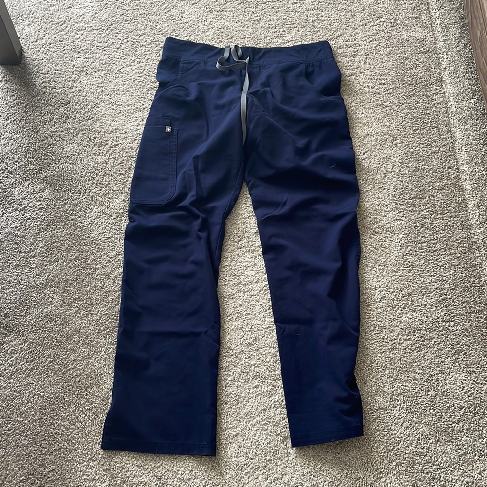 Womens Navy Figs cargo scrubs